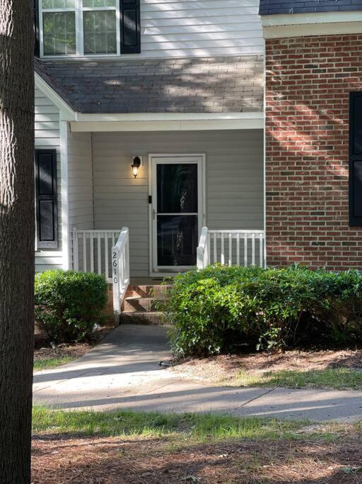 Simple Elegant Townhouse Dt Raleigh Ncsu Apartamento Exterior foto